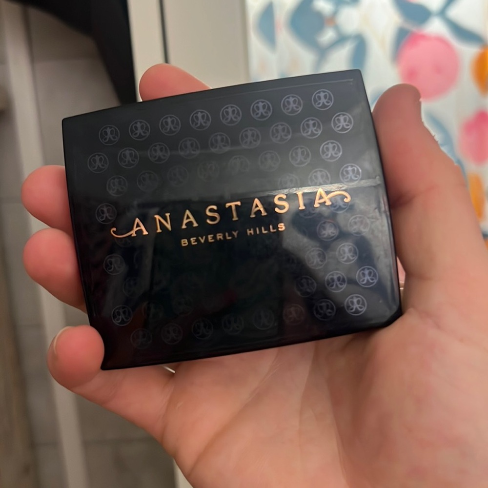 Anastasia Beverly Hills. Blush Trio.